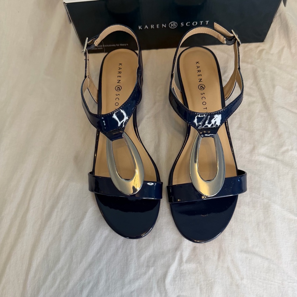 Karen Scott Navy Patent T-Strap Sandals with Silver Accent - Picture 2 of 9